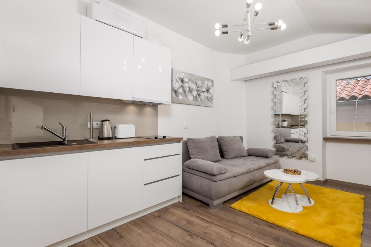 Central Apartments Dalmatina Rijeka Eksteriør billede