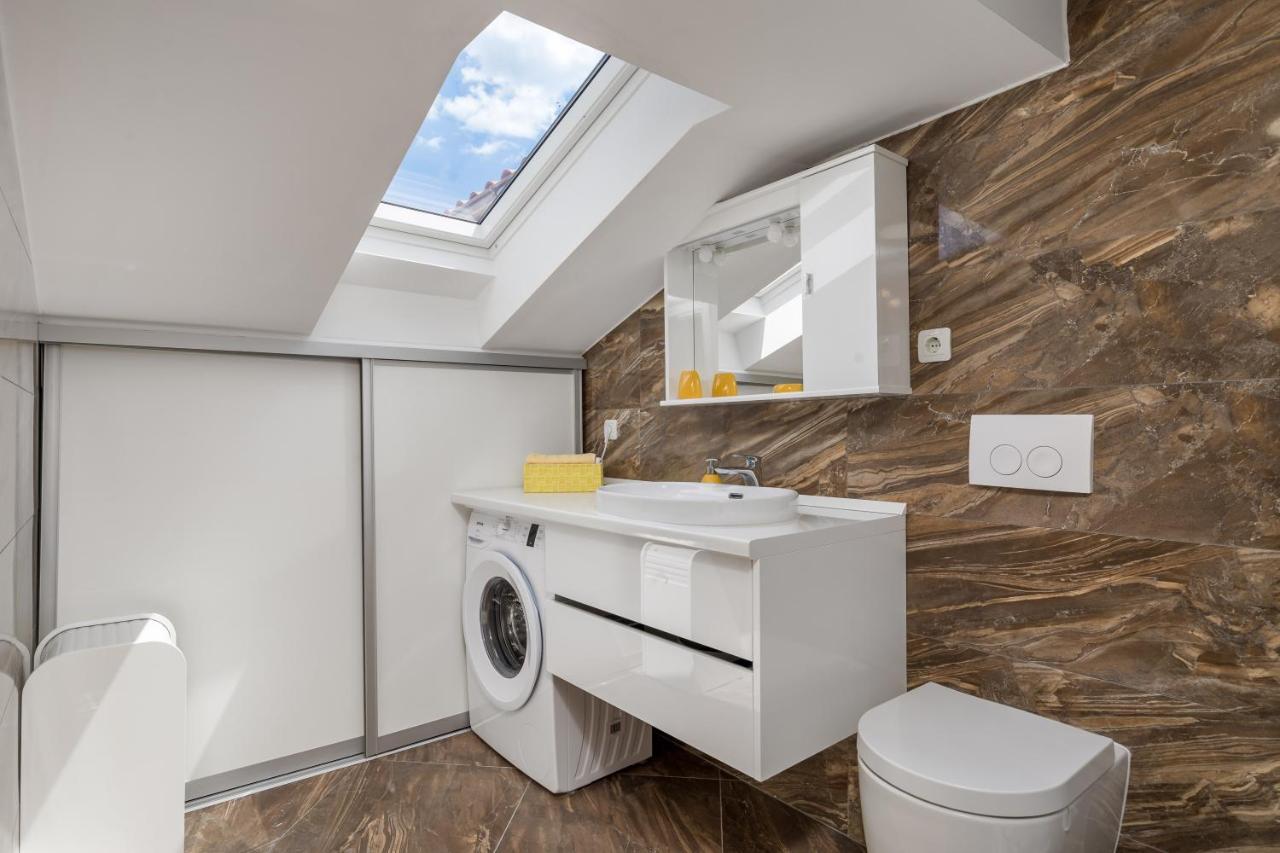 Central Apartments Dalmatina Rijeka Eksteriør billede
