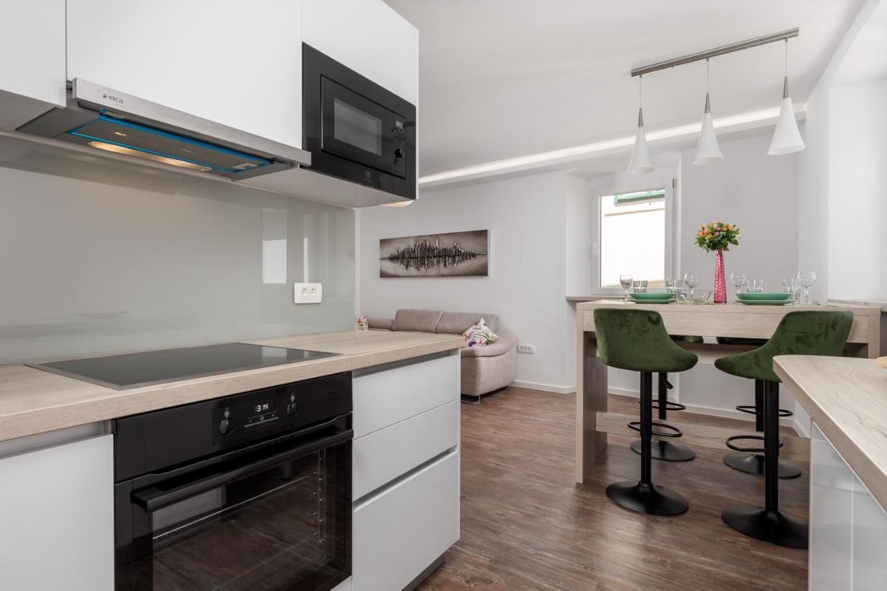 Central Apartments Dalmatina Rijeka Eksteriør billede