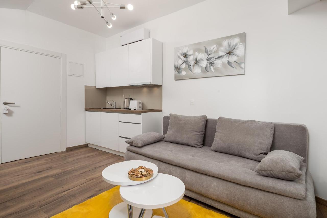 Central Apartments Dalmatina Rijeka Eksteriør billede